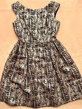 Eliza J Black and Cream Textured Fit-and-Flare Dress